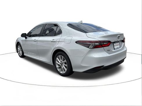 Used 2024 Toyota Camry LE FWD image 5