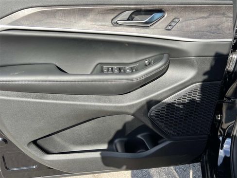 New 2025 Jeep Grand Cherokee Limited image 11