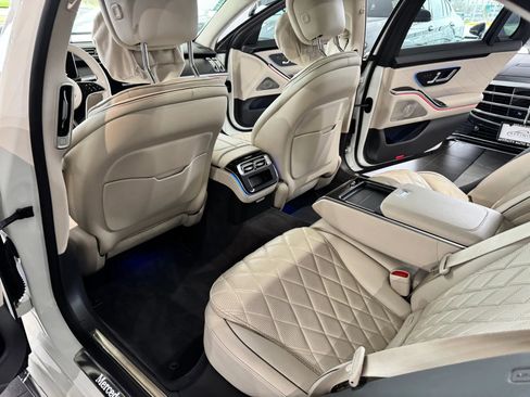 Used 2022 Mercedes-Benz S 580 4MATIC Sedan w/ AMG Line Package image 22