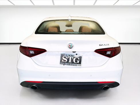 Used 2021 Alfa Romeo Giulia Sprint RWD image 5