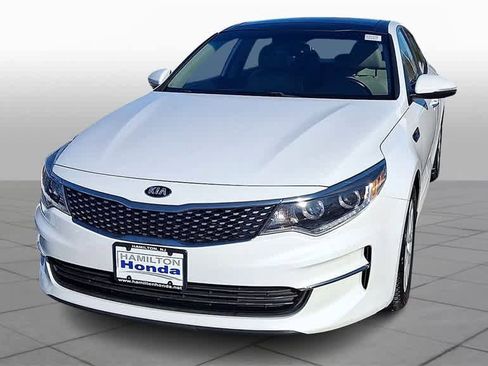 Used 2017 Kia Optima EX w/ Premium Package image 3