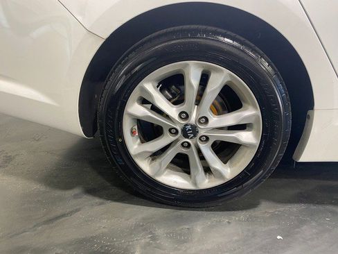 Used 2011 Kia Optima EX w/ Premium Pkg FWD image 10