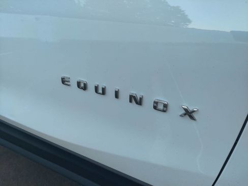Used 2018 Chevrolet Equinox LT FWD image 12
