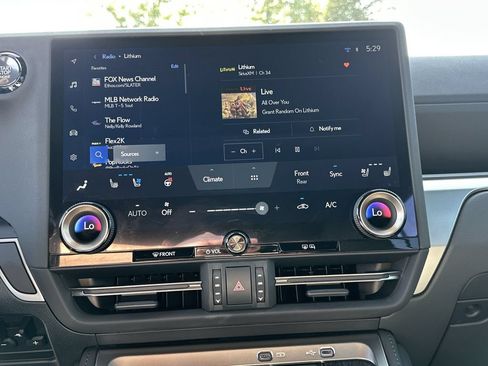 Used 2024 Lexus GX 550 w/ Cold Area Package AWD/4WD image 11