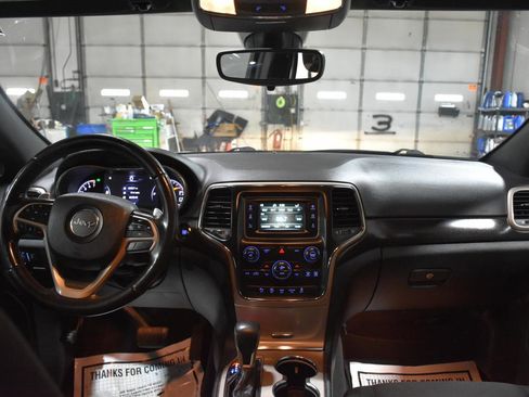 Used 2017 Jeep Grand Cherokee Laredo w/ Quick Order Package 23E image 35