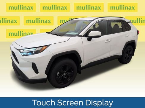 Used 2025 Toyota RAV4 XLE AWD/4WD image 11