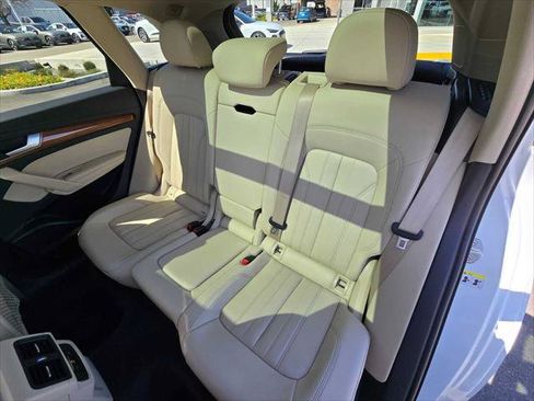 Used 2021 Audi Q5 2.0T Premium Plus w/ Premium Plus Package AWD/4WD image 17