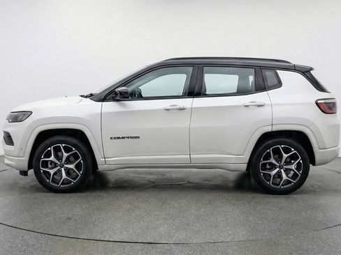 Used 2025 Jeep Compass Limited image 5