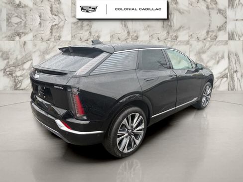 Used 2025 Cadillac Optiq Luxury 2 AWD/4WD image 5