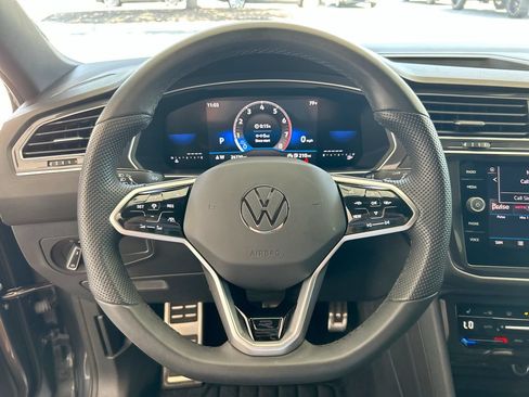 Certified 2024 Volkswagen Tiguan SE R-Line FWD image 15