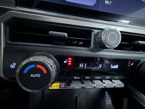 Used 2024 Toyota Tacoma TRD Off-Road image 16