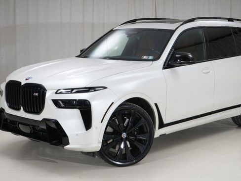 Used 2023 BMW X7 M60i w/ Executive Package image 5