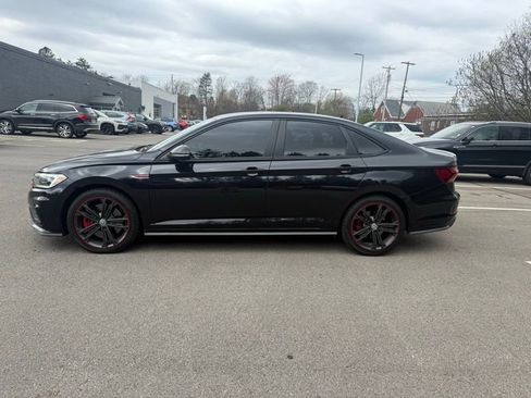 Used 2019 Volkswagen Jetta GLI image 9