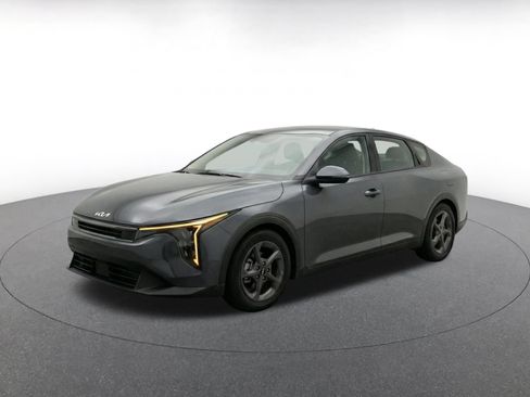 Used 2025 Kia K4 FWD image 3