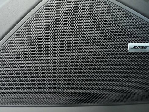 Used 2025 Porsche Cayenne Coupe image 32