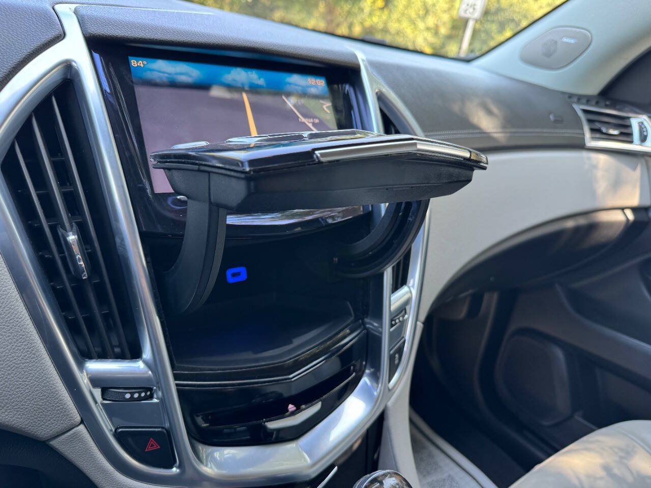 Used 2014 Cadillac SRX Luxury w/ Driver Awareness Package FWD image 23