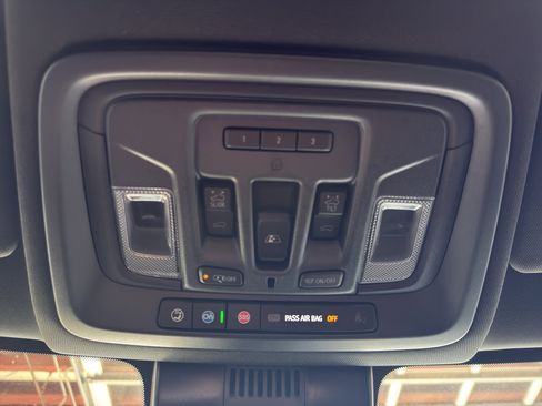 Used 2024 Chevrolet Silverado 2500 High Country w/ Technology Package image 19