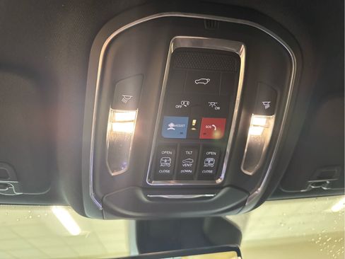 Used 2024 Jeep Grand Cherokee L Limited w/ Luxury Tech Group II AWD/4WD image 38