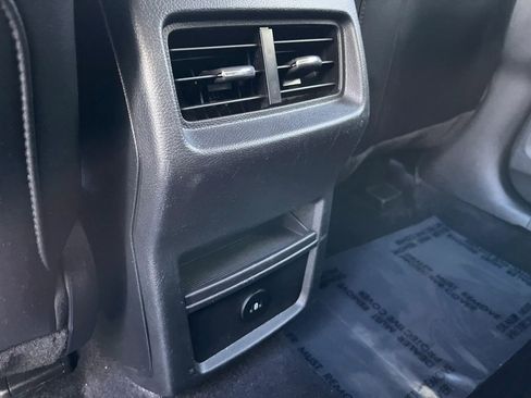 Used 2023 Ford Edge SEL image 8