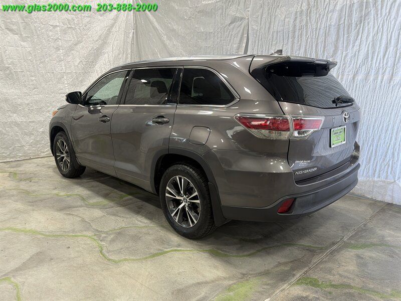 Used 2016 Toyota Highlander XLE AWD/4WD image 7