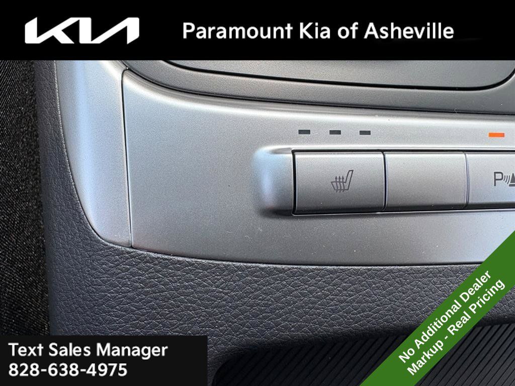 New 2027 Kia Carnival FWD image 16