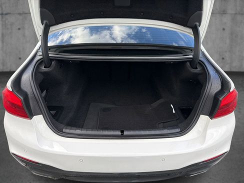 Used 2019 BMW 540i w/ M Sport Package image 13