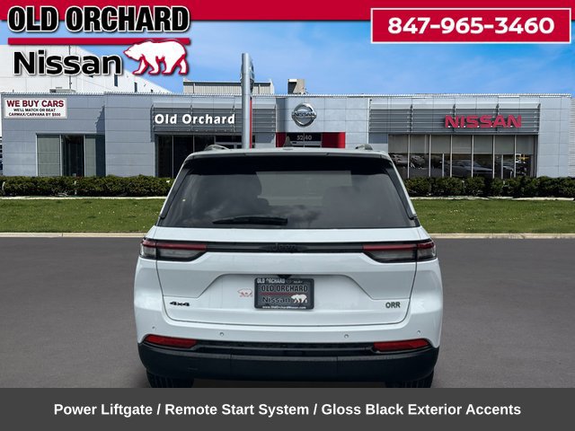 Used 2023 Jeep Grand Cherokee Altitude AWD/4WD image 8
