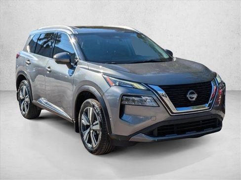 Used 2023 Nissan Rogue SL w/ SL Premium Package image 3