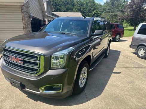 Used 2019 GMC Yukon XL SLT AWD/4WD image 10