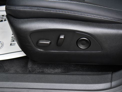 Used 2024 Chevrolet Blazer EV LT image 16