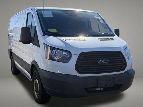 Used 2018 Ford Transit 250 130 Low Roof RWD image 8