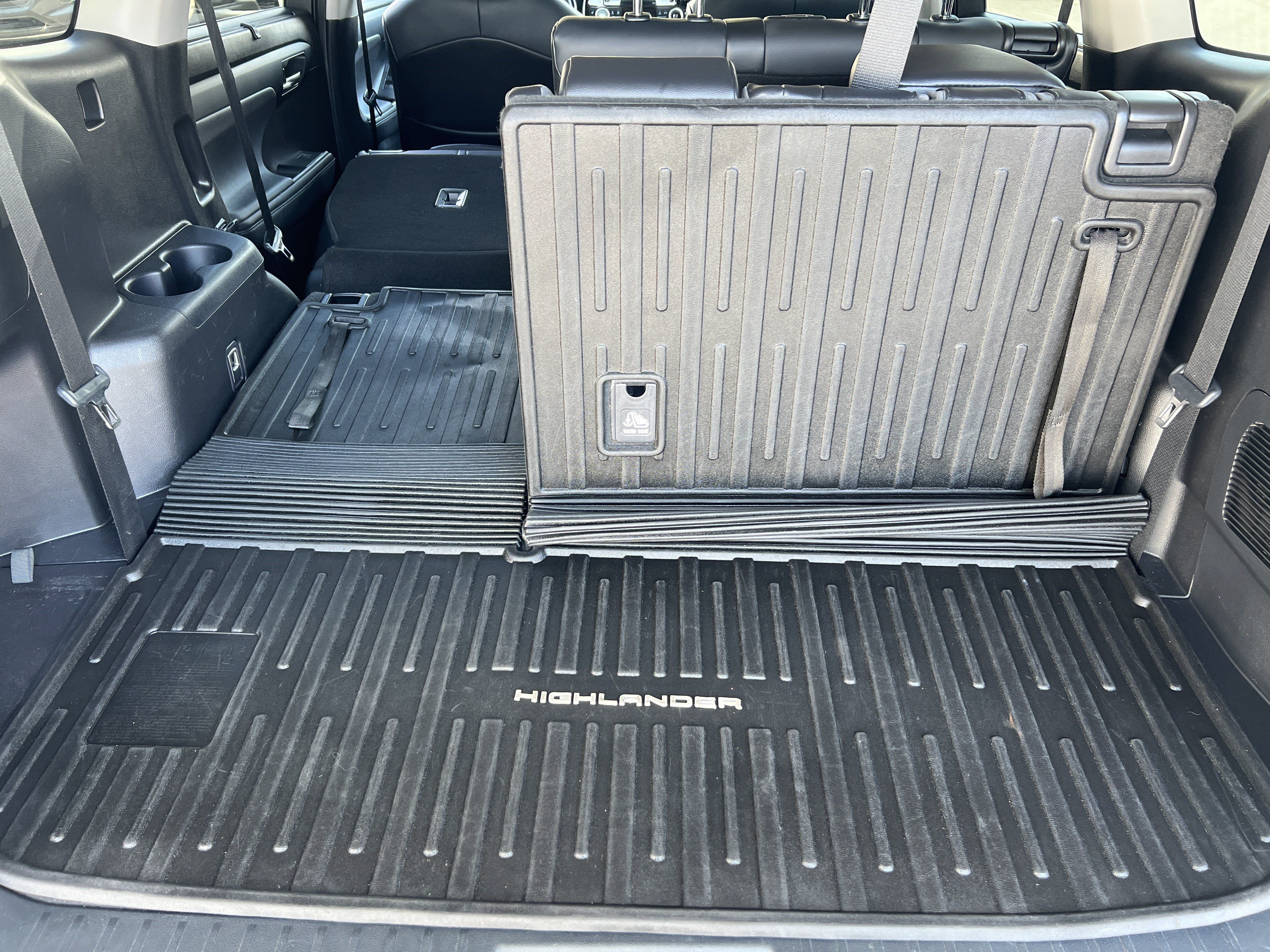 Used 2021 Toyota Highlander XLE AWD/4WD image 20