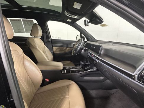 Certified 2024 Kia Sorento SX Prestige w/ Olive Brown Leather Package image 18