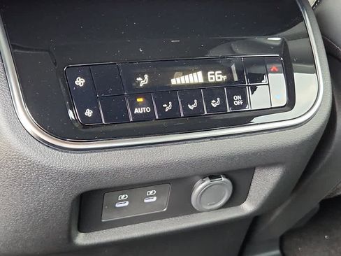 New 2026 Nissan Armada SL w/ Captain's Chari Seat Package image 9