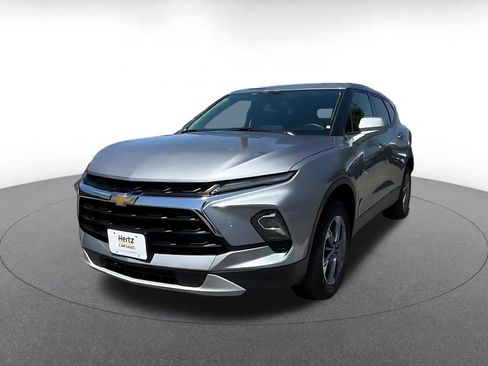 Used 2025 Chevrolet Blazer LT FWD image 7