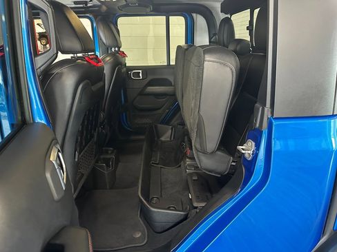 Certified 2020 Jeep Gladiator Mojave w/ Dual Top Group image 35
