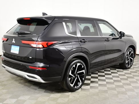 Used 2022 Mitsubishi Outlander SE AWD/4WD image 6