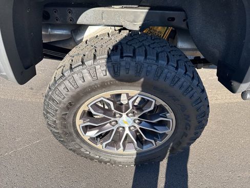 Used 2022 Chevrolet Colorado ZR2 image 12