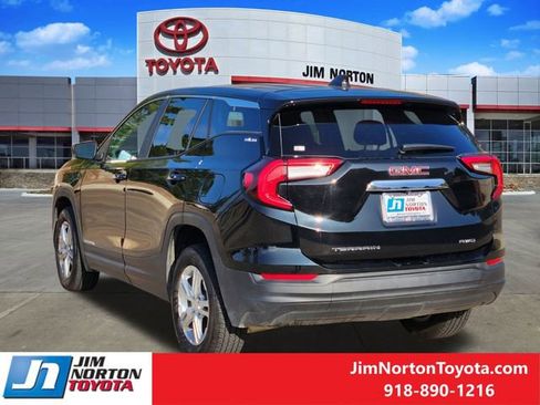 Used 2024 GMC Terrain SLE image 7