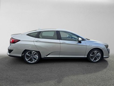 Used 2021 Honda Clarity Touring image 2