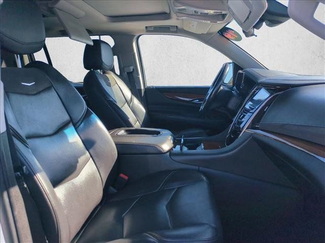 Used 2019 Cadillac Escalade ESV Luxury RWD image 25