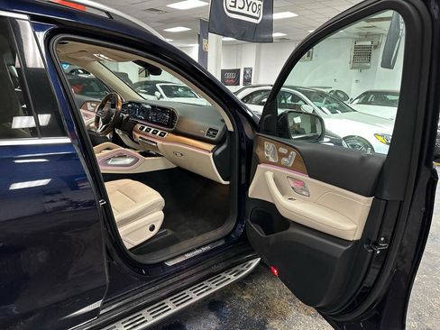 Used 2022 Mercedes-Benz GLS 450 4MATIC image 33