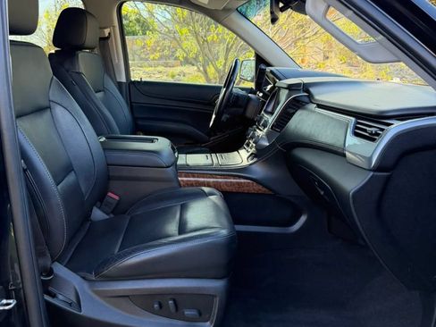 Used 2019 Chevrolet Suburban Premier RWD image 11