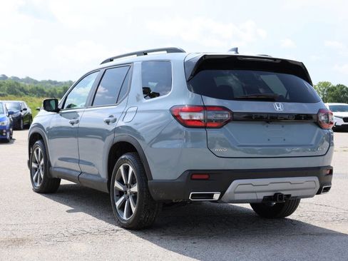 Used 2025 Honda Pilot Elite image 11
