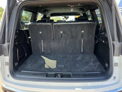 Certified 2024 Jeep Wagoneer Series II AWD/4WD image 12