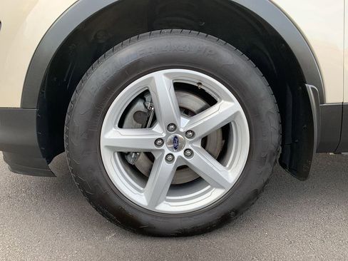 Used 2017 Ford Explorer XLT w/ Equipment Group 202A image 11