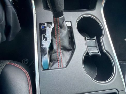 Used 2017 Toyota Camry SE FWD image 13
