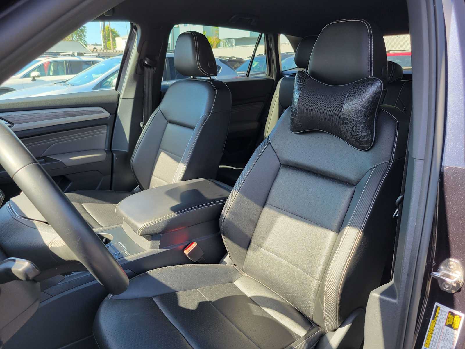 Used 2023 Volkswagen Atlas Cross Sport SE FWD image 21