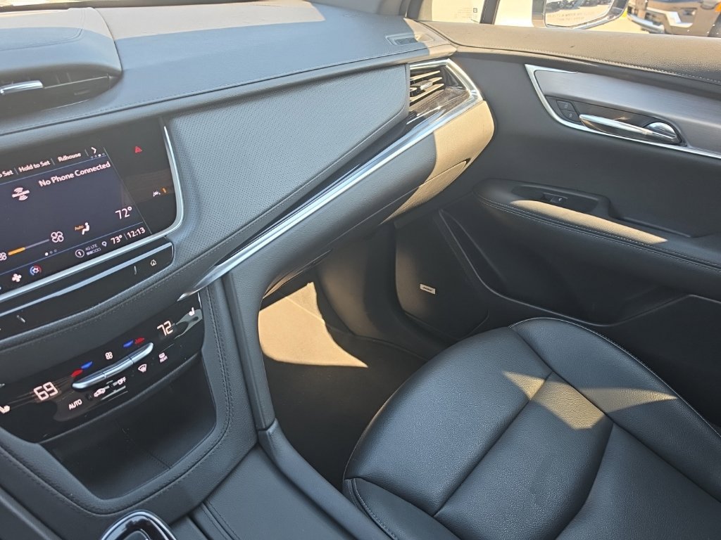 Used 2025 Cadillac XT6 Luxury FWD image 25