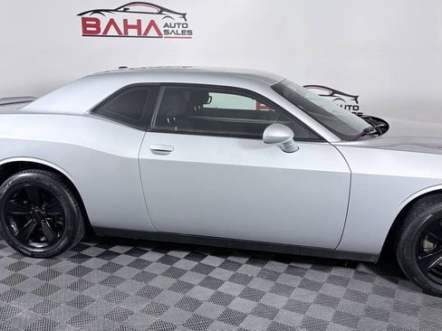 Used 2022 Dodge Challenger SXT RWD image 8